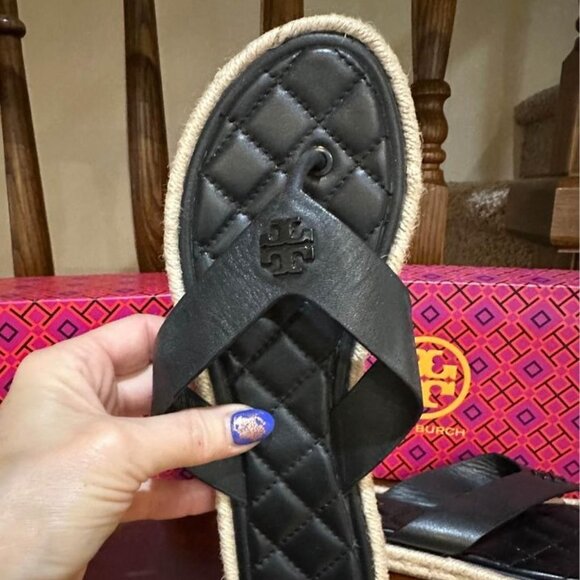 Tory Burch NIB Quilted Espadrille Thong sz 7 Flip Flop - Picture 1 of 11